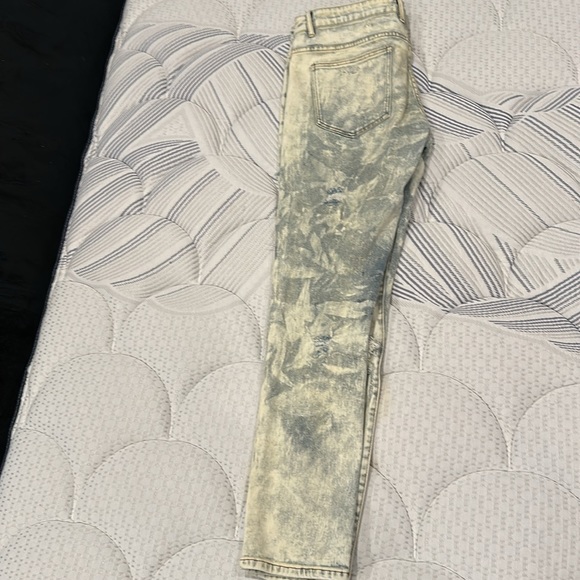 Lightly worn jeans - Picture 3 of 5